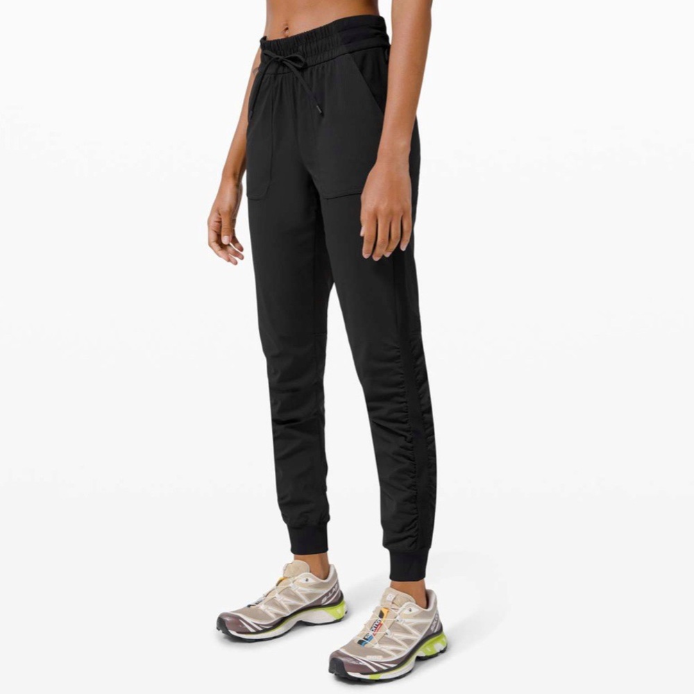 Lululemon | Beyond The Studio Jogger Black‎ Size 4